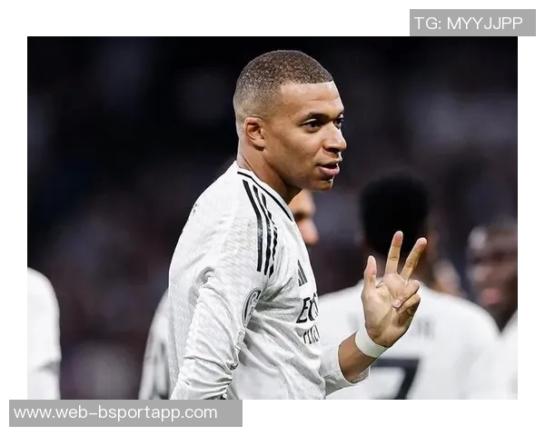 纳赛尔强调团队精神巴黎超级明星的成功源于全体成员的共同努力