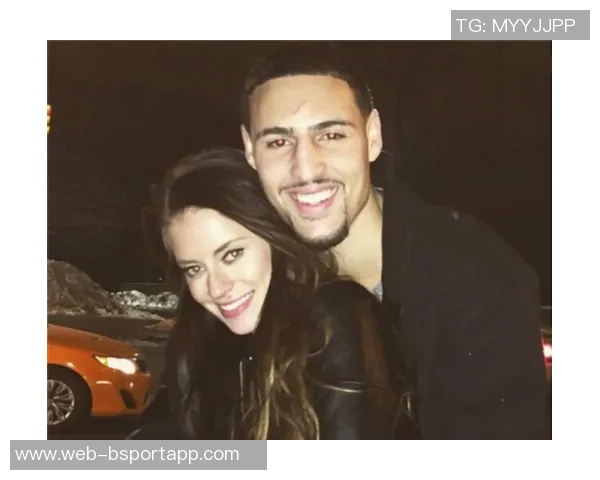 克莱女友马冬梅甜蜜分享二人合照引发热恋话题引网友热议