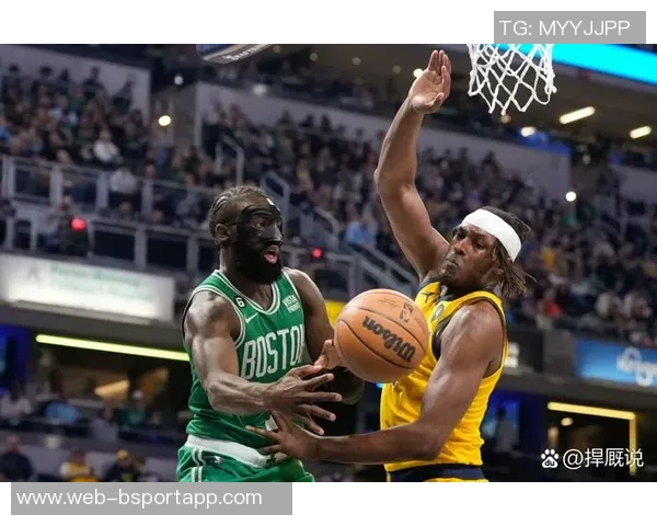 杰伦布朗半场表现惊艳12投7中砍下17分并贡献4篮板3助攻三分球命中率高达75