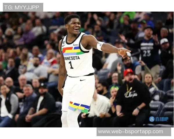 芬奇赞爱德华兹进攻成长显著近期防守表现同样出色