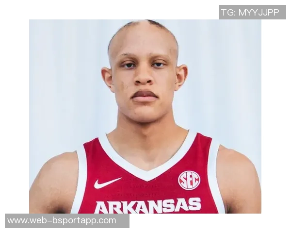 沃尔什半场完美表现七投全中三分三中三狂砍18分3篮板3抢断展现狠人风范