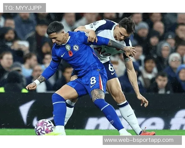 巴萨全队力挺阿劳霍尽管在对切尔西比赛中被罚下