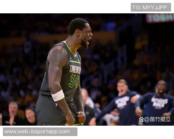 兰德尔全场表现平平下半场仅得9分贡献24分7板3助2断