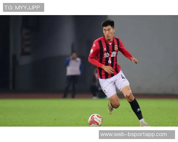 尤文图斯球探亲赴现场考察埃尔切年轻中前卫罗德里戈门多萨表现 尤文图斯球探亲赴现场考察埃尔切年轻中前卫罗德里戈门多萨表现