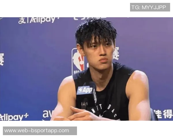 曾凡博回防失位被狄龙三分命中比赛局势瞬息万变