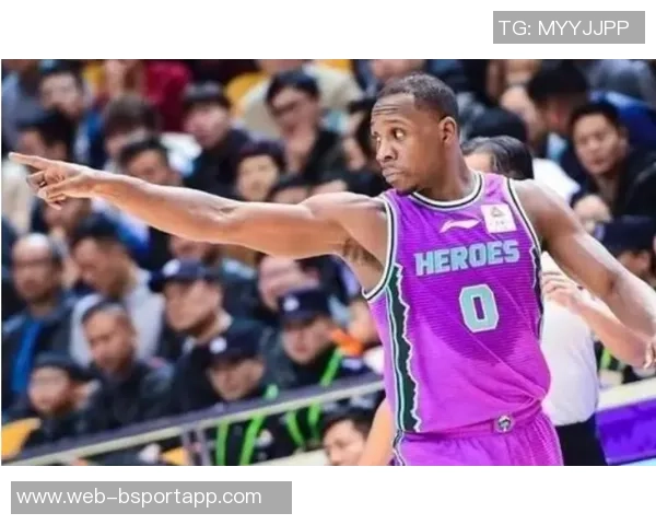 罗威留队困扰球队未来规划交易难觅合适替补成难题 罗威留队困扰球队未来规划交易难觅合适替补成难题